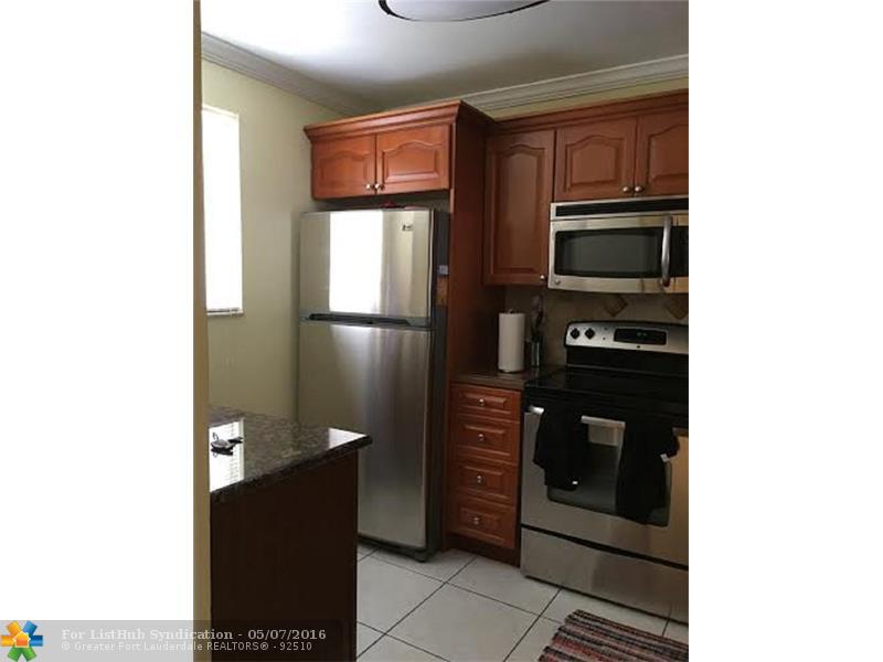 15718 E Waterside Cir 202, Sunrise, FL 33326