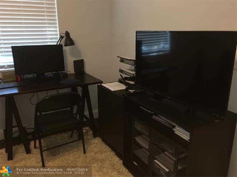 15718 E Waterside Cir 202, Sunrise, FL 33326