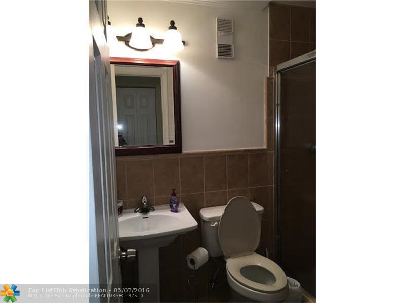 15718 E Waterside Cir 202, Sunrise, FL 33326