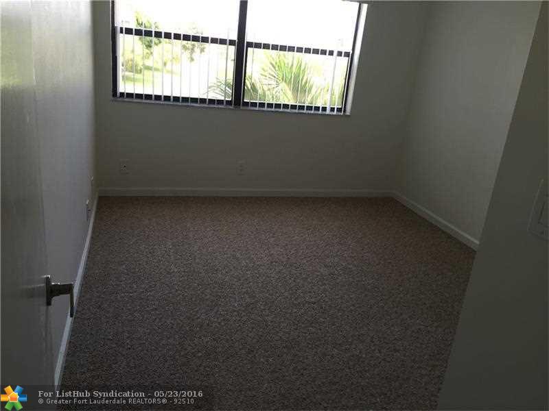 220 LAKEVIEW DR 309, Weston, FL 33326