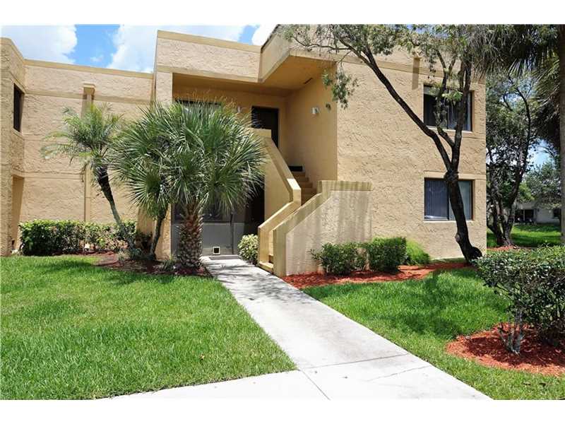 153 Lakeview Dr 106, Weston, FL 33326