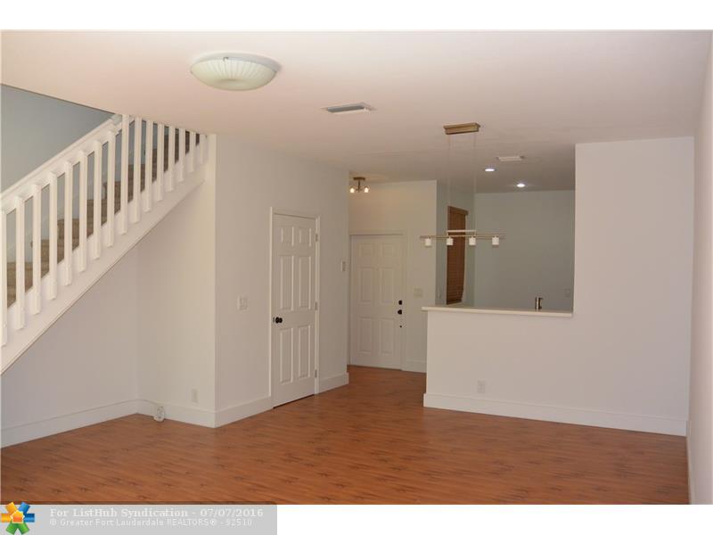 2094 MADEIRA DR 2094, Weston, FL 33327