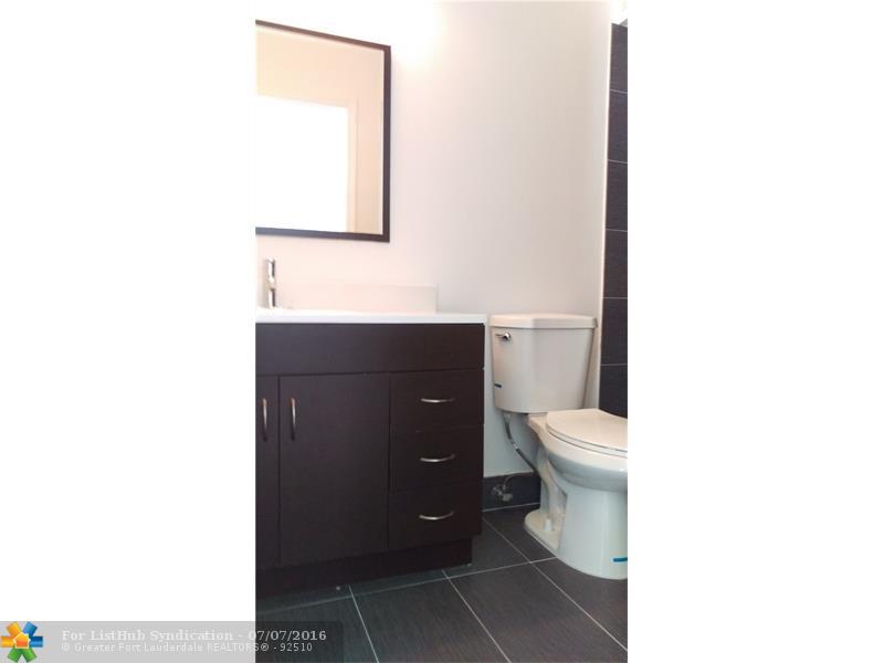 2094 MADEIRA DR 2094, Weston, FL 33327