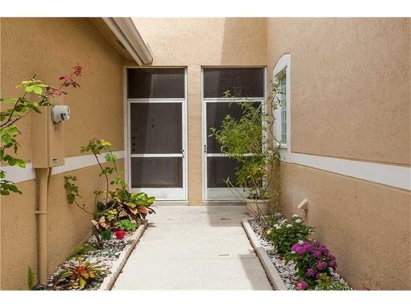 2142 Madeira Dr 2142, Weston, FL 33327
