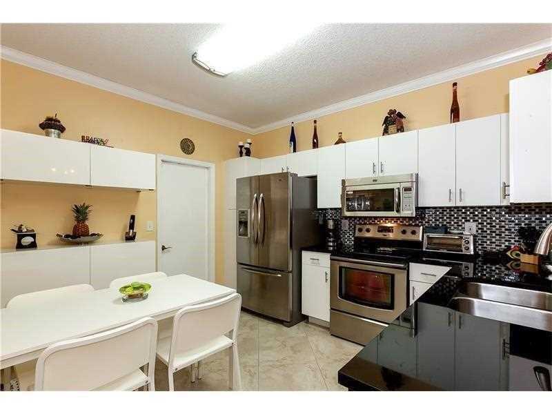 2142 Madeira Dr 2142, Weston, FL 33327