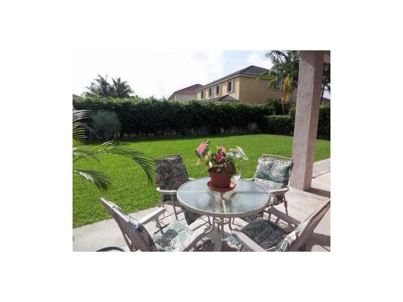 932Nandina Dr, Weston, FL 33327