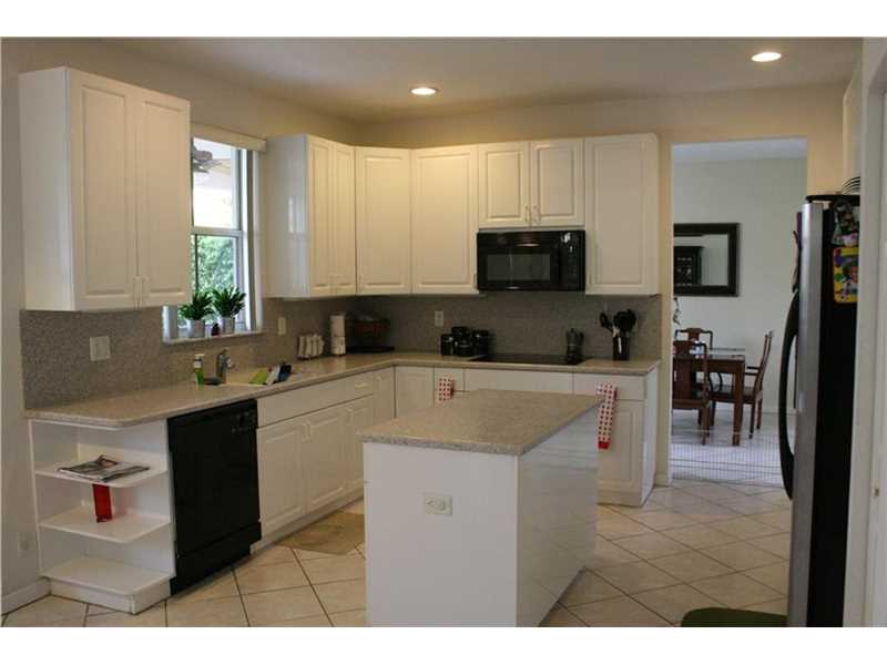 932Nandina Dr, Weston, FL 33327