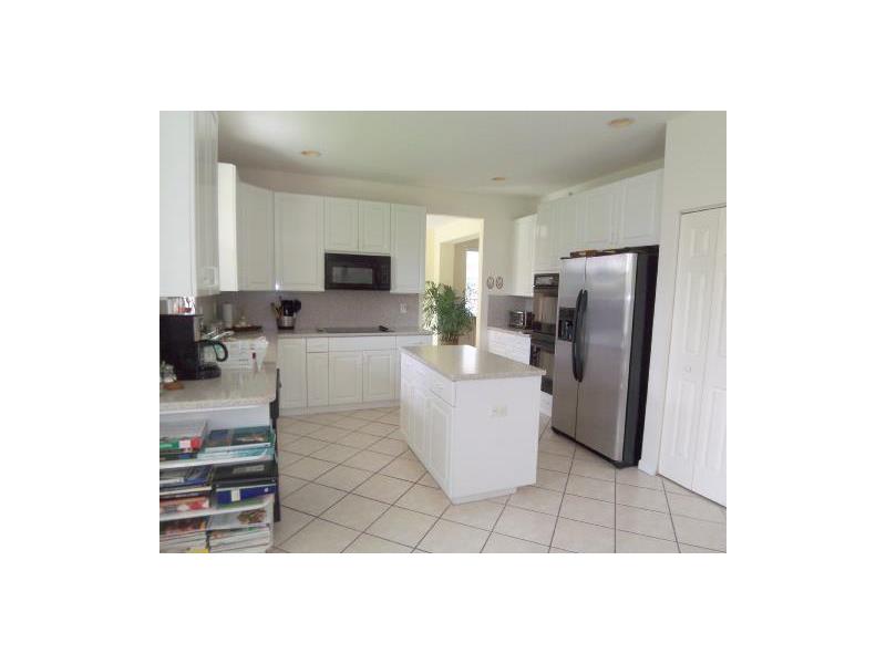932Nandina Dr, Weston, FL 33327