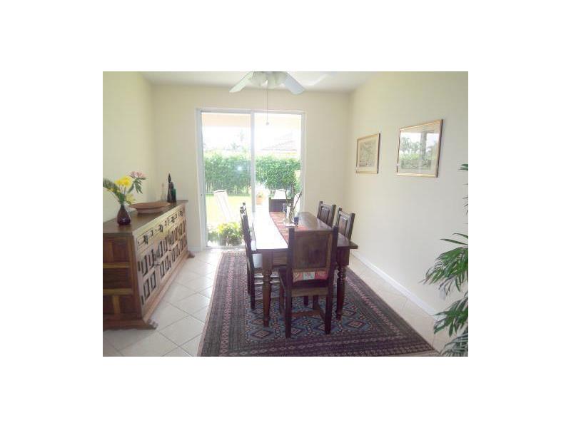 932Nandina Dr, Weston, FL 33327