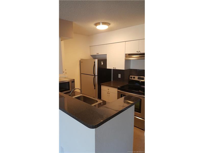 2846 South University Dr, Davie, FL 33328