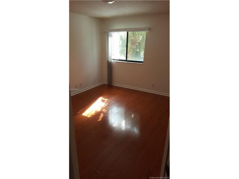 2846 South University Dr, Davie, FL 33328