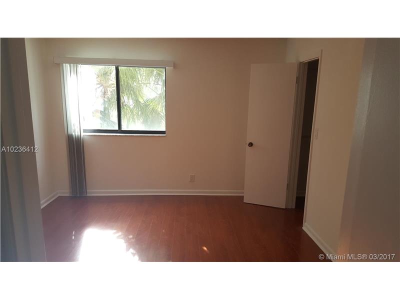 2846 South University Dr, Davie, FL 33328