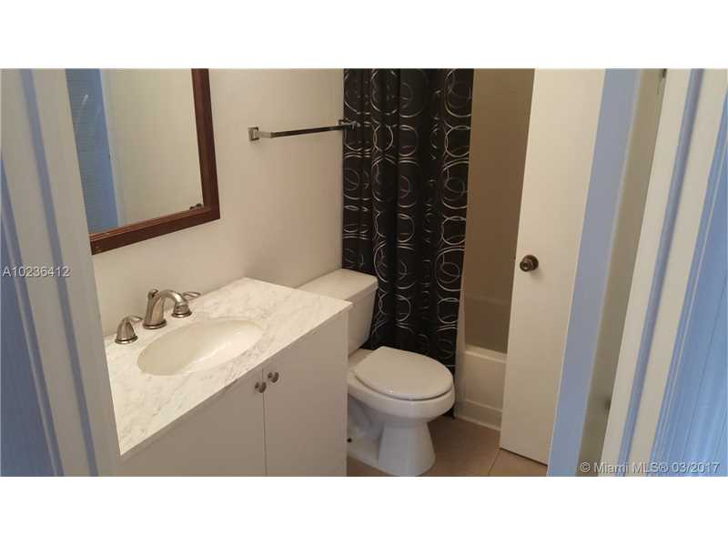 2846 South University Dr, Davie, FL 33328