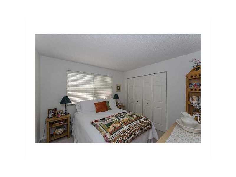 9214Greenbrier Ct, Davie, FL 33328