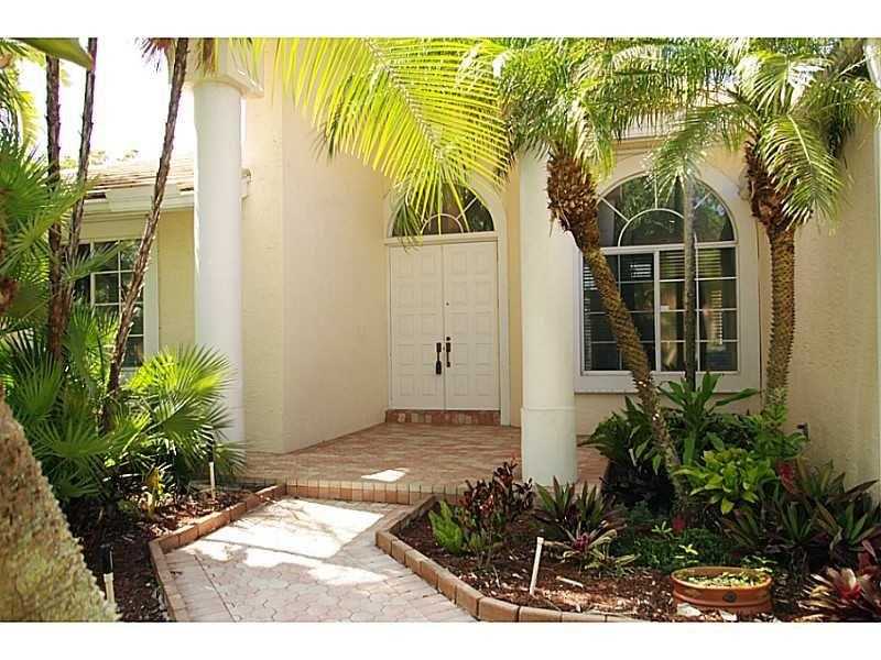 2773 Oakbrook Dr, Weston, FL 33332