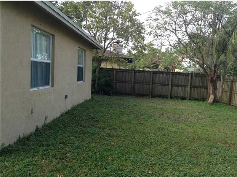 5308 Northeast 2nd Ter, Oakland Park, FL 33334
