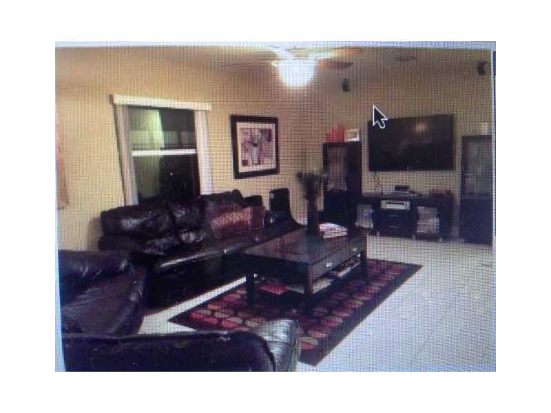 5308 Northeast 2nd Ter, Oakland Park, FL 33334