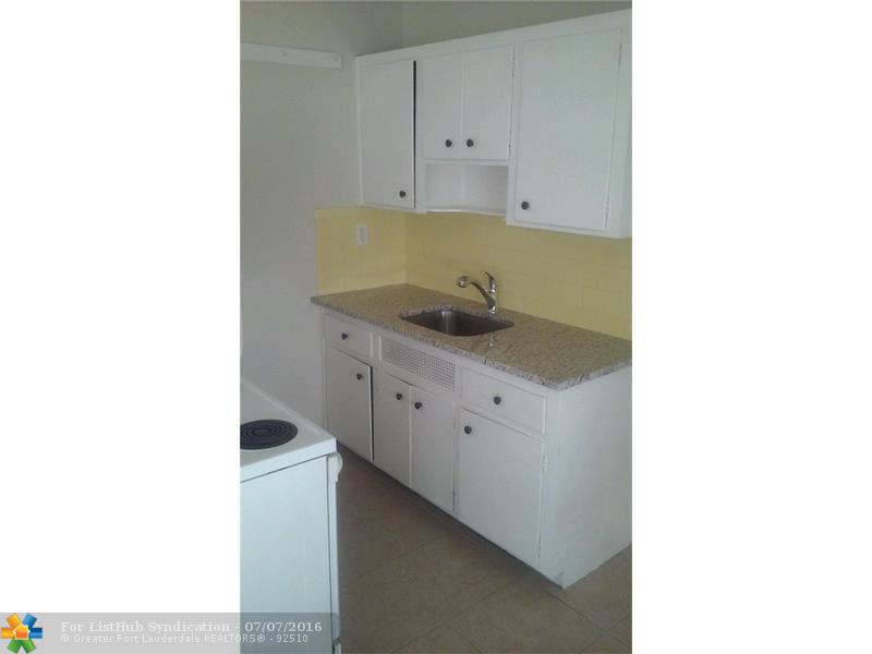 3230 NE 15th Ave 8, Oakland Park, FL 33334