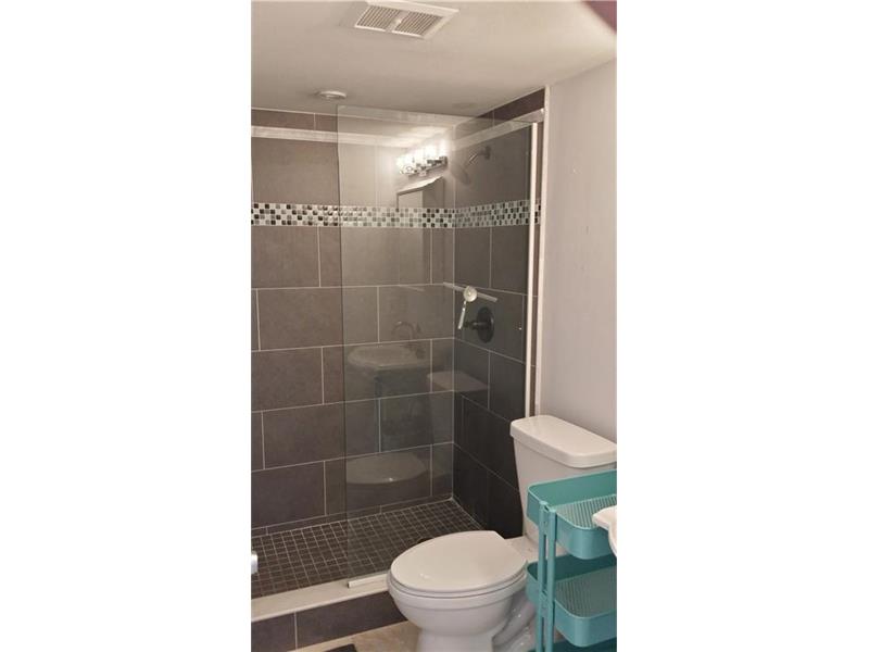 5186 Northeast 6th Ave, Oakland Park, FL 33334