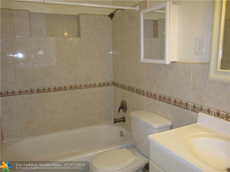 1670 NE 32ND ST, Oakland Park, FL 33334
