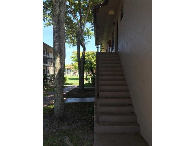 10054 Winding Lake Rd 204, Sunrise, FL 33351