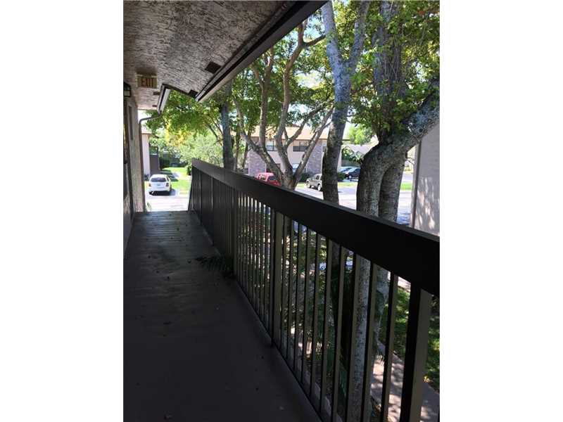 10054 Winding Lake Rd 204, Sunrise, FL 33351