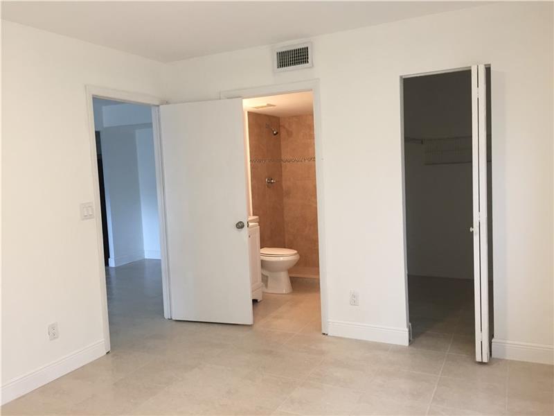 10029Winding Lake Rd, Sunrise, FL 33351