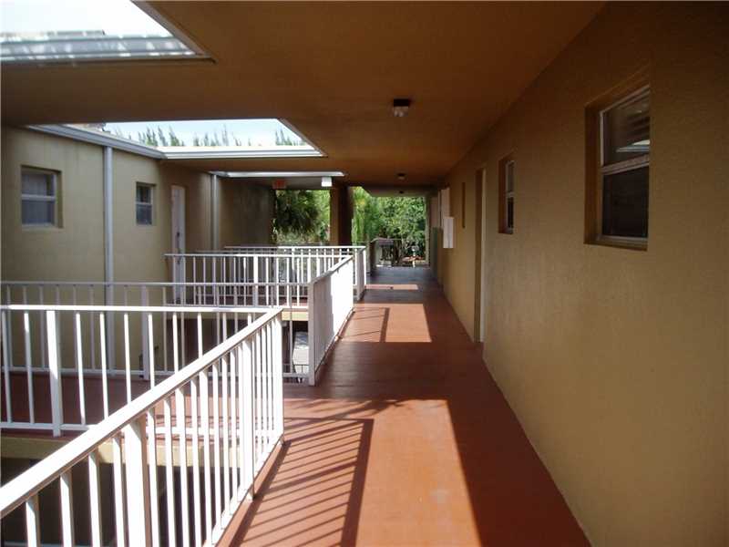 4235 North University Dr, Sunrise, FL 33351