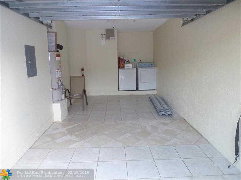 8960 NW 53RD CT, Sunrise, FL 33351