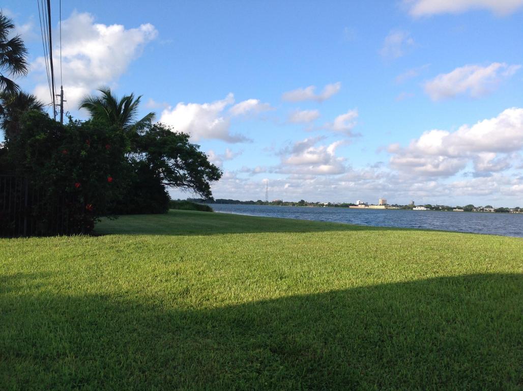 1800 Embassy Drive, West Palm Beach, FL 33401