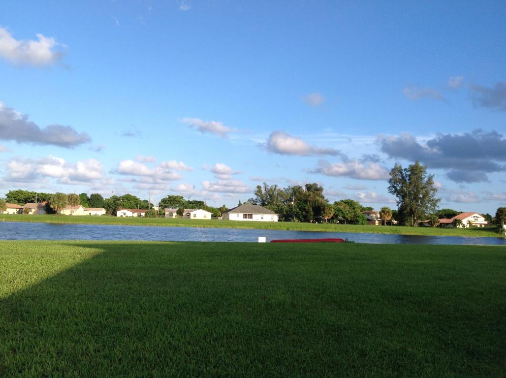 1800 Embassy Drive, West Palm Beach, FL 33401