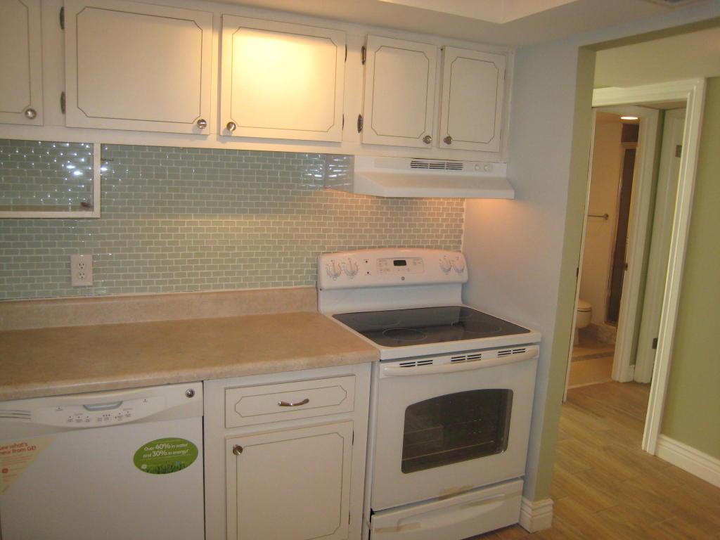 480 Executive Center Drive, West Palm Beach, FL 33401