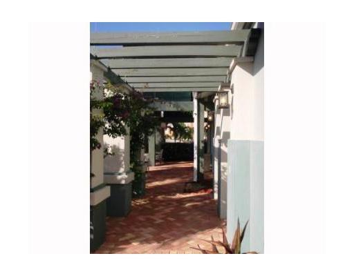880 Millbrae Court, West Palm Beach, FL 33401