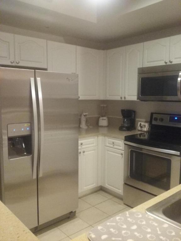 630 S Sapodilla Avenue, West Palm Beach, FL 33401