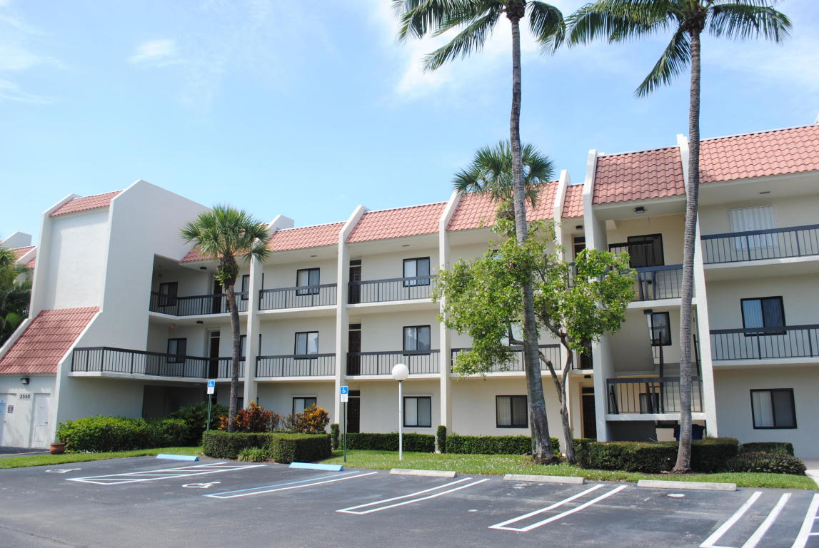 2550 Presidential Way, West Palm Beach, FL 33401