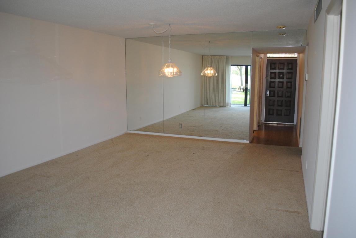 2550 Presidential Way, West Palm Beach, FL 33401