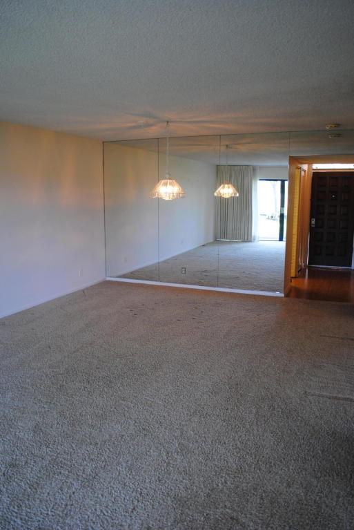 2550 Presidential Way, West Palm Beach, FL 33401