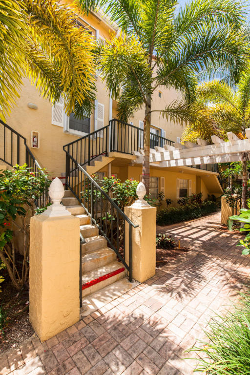 1030 Lake Shore Drive, Lake Park, FL 33403