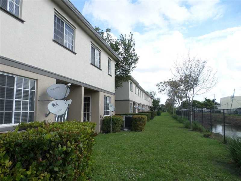 2023Nassau Dr, Riviera Beach, FL 33404