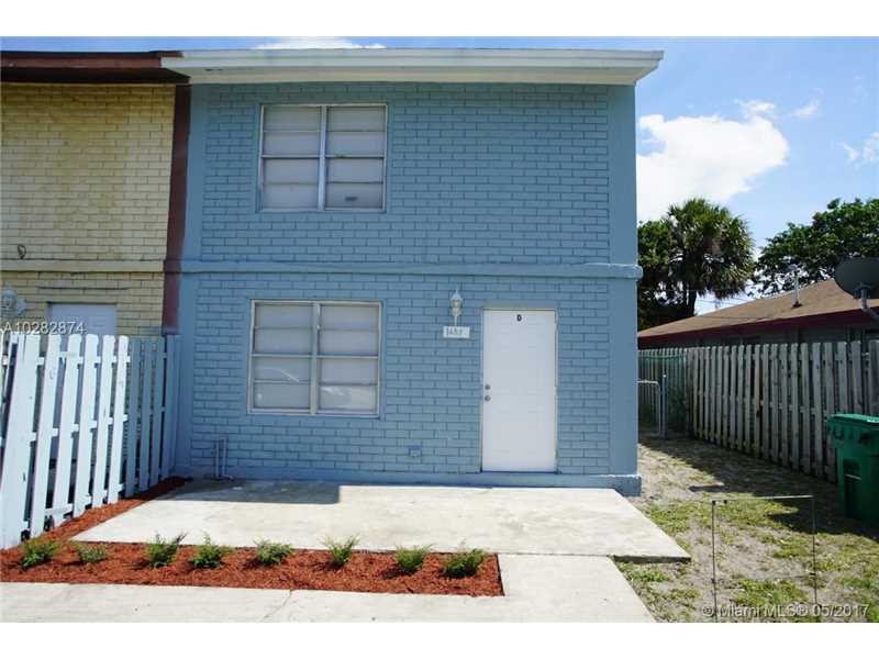 1653 West 27th St, Riviera Beach, FL 33404