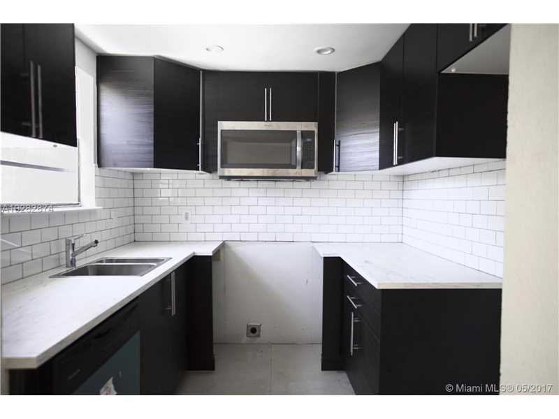 1653 West 27th St, Riviera Beach, FL 33404