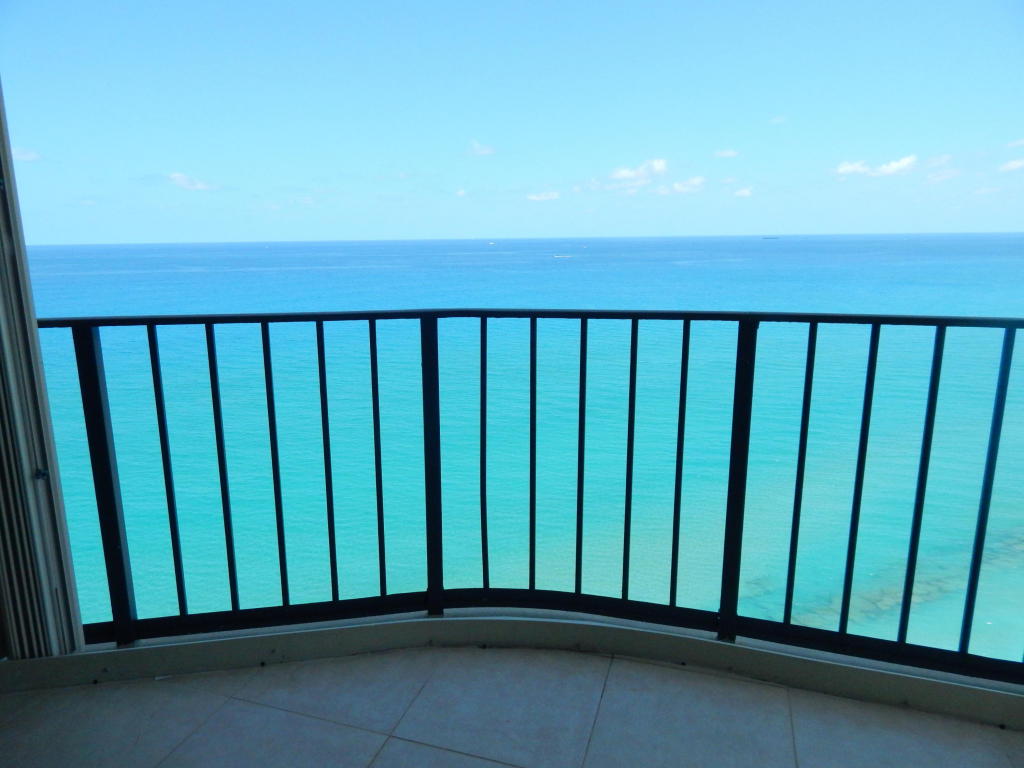 5420 N Ocean Drive, Singer Island, FL 33404
