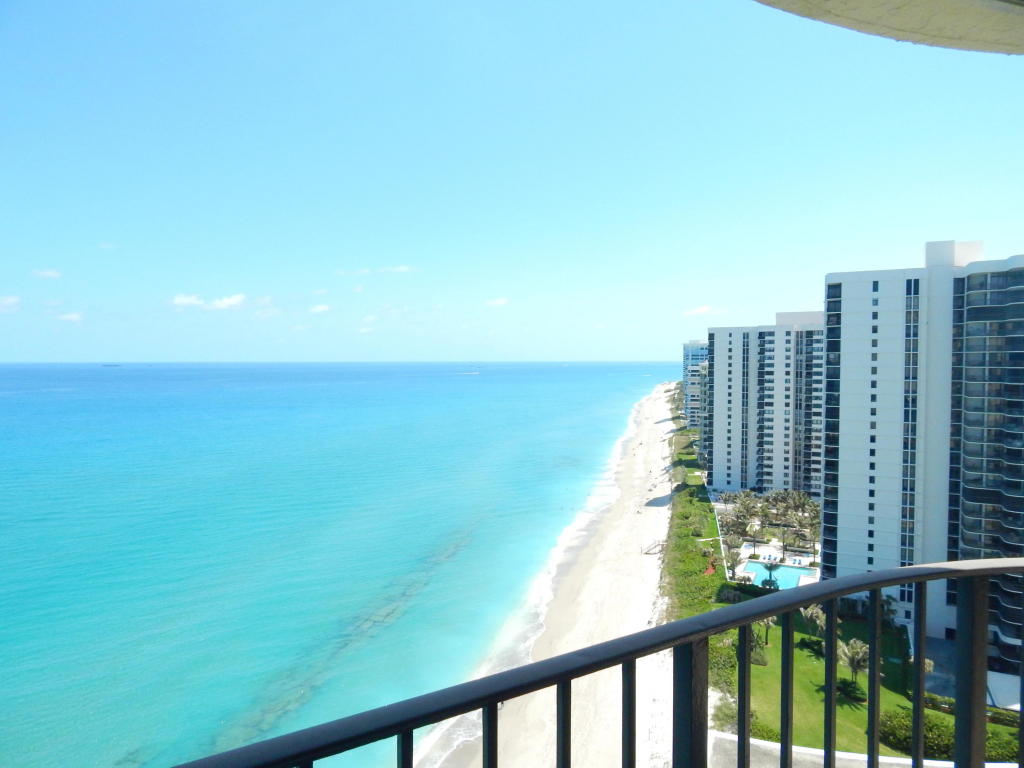 5420 N Ocean Drive, Singer Island, FL 33404