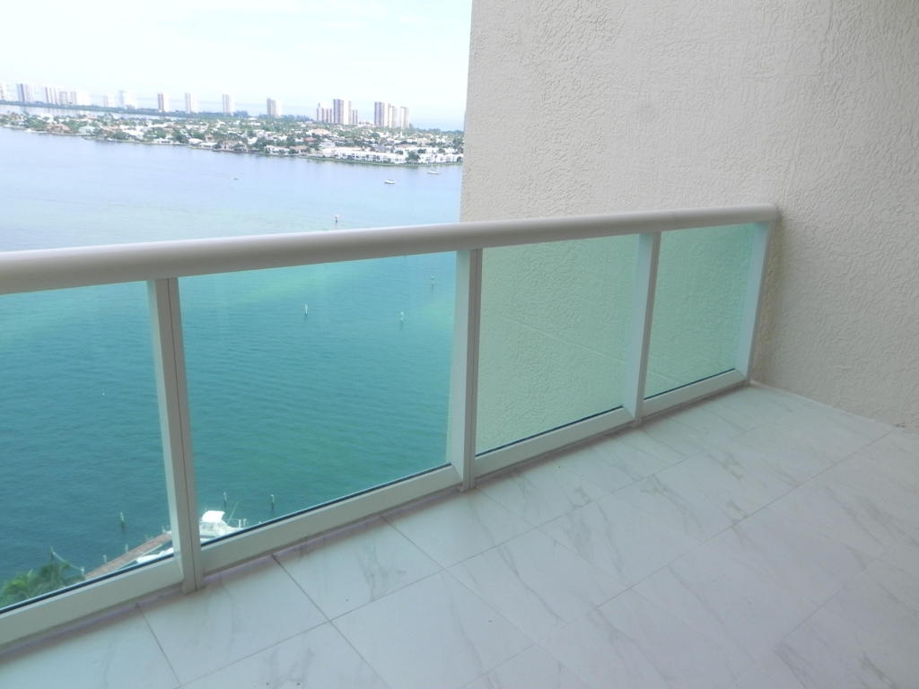 2650 Lake Shore Drive, Riviera Beach, FL 33404