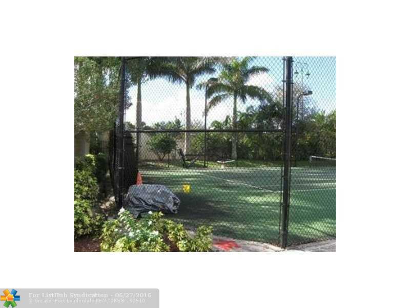 1901 Hibiscus Ln 1901, Riviera Beach, FL 33404