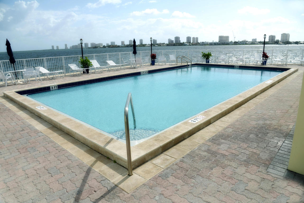 2936 Lake Shore Drive, Riviera Beach, FL 33404