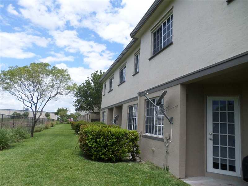 2021Nassau Dr, Riviera Beach, FL 33404