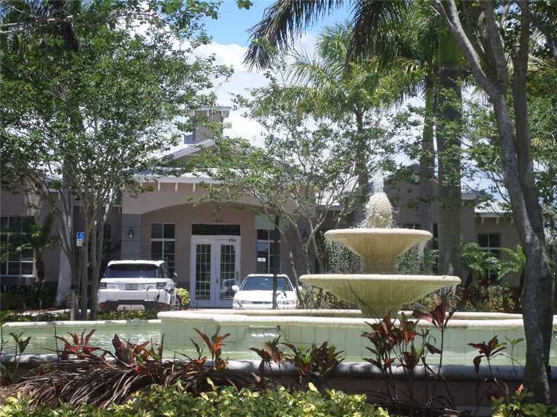 2021Nassau Dr, Riviera Beach, FL 33404