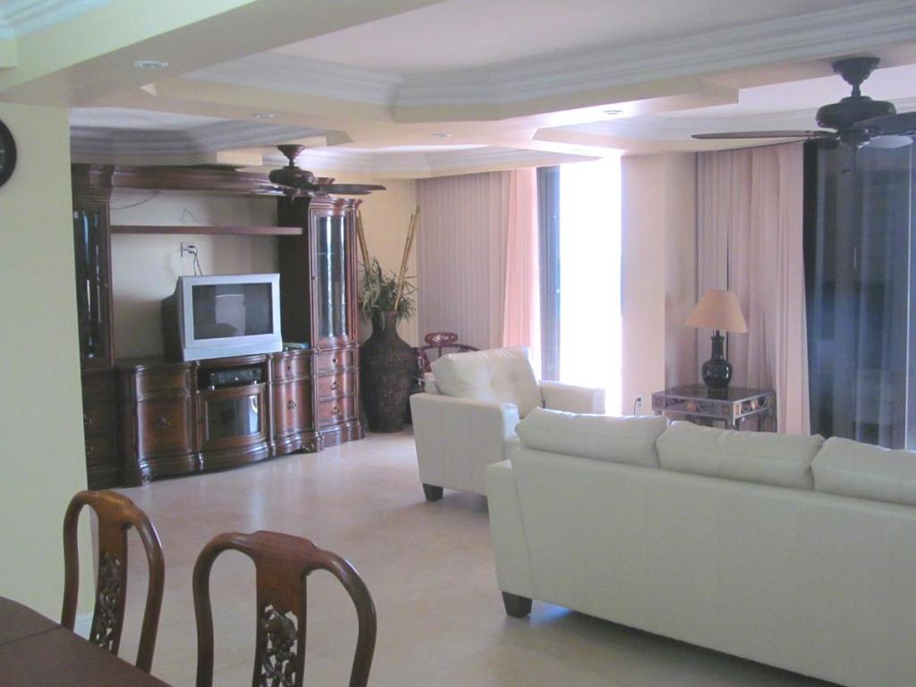 4200 N Ocean Drive, Singer Island, FL 33404