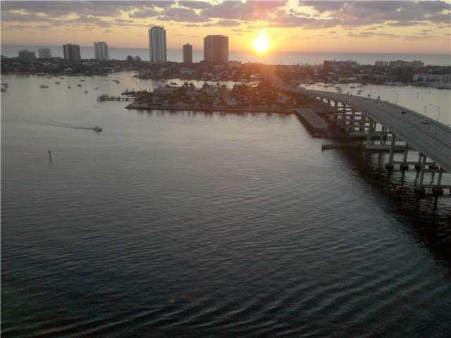 2640 Lake Shore Drive, Riviera Beach, FL 33404